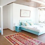 Esmana Hotel 2*